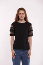Carica l&#39;immagine nel visualizzatore di Gallery, T-shirt con maniche trasparenti e dettagli - mimì muà - nero
