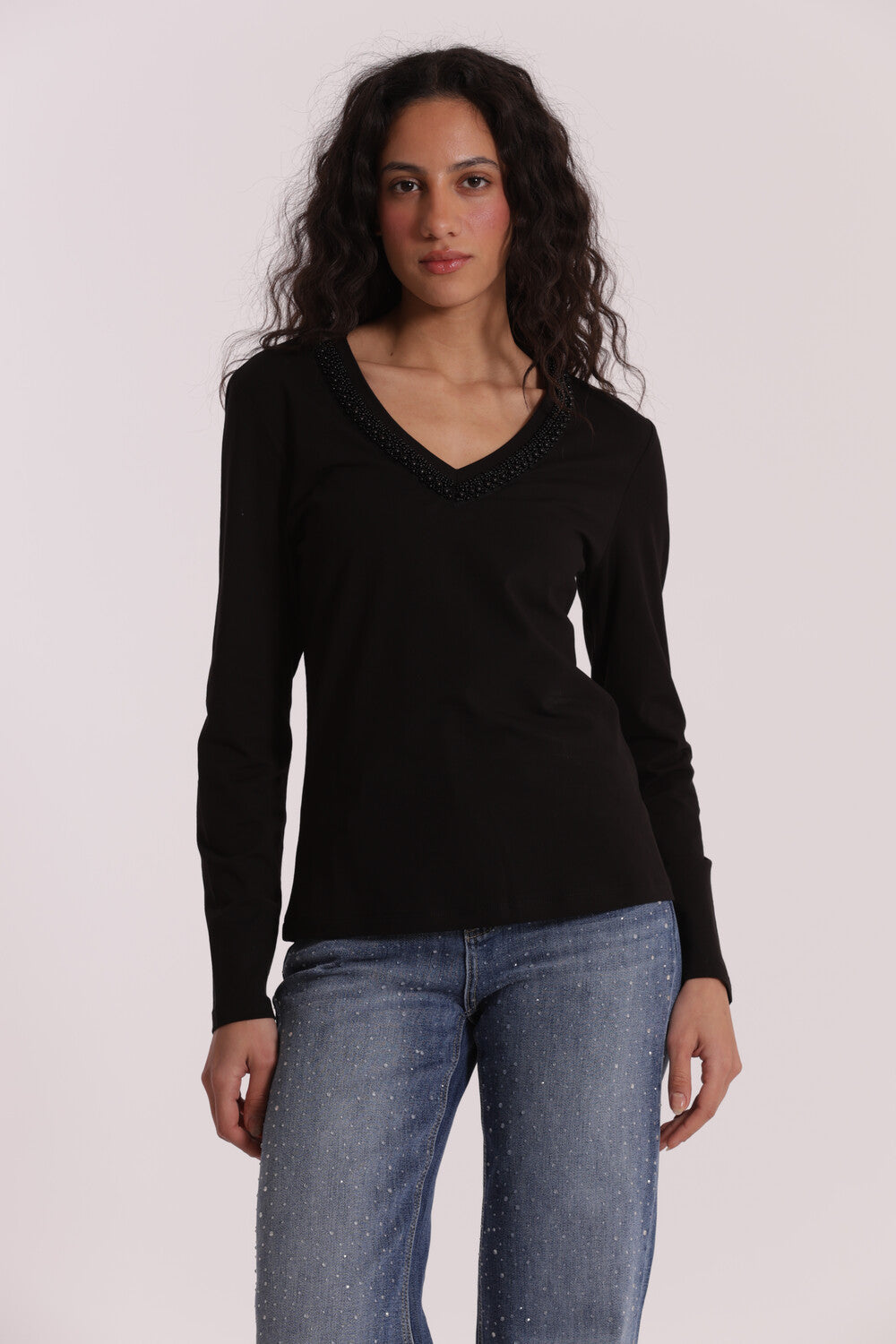 t-shirt con scollo a v con collo di perle - mimì muà - nero