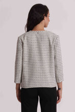 Carica l'immagine nel visualizzatore di Gallery, giacca in tweed con dettaglio catena  - mimì  muà - bianco
