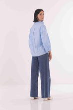 Carica l&#39;immagine nel visualizzatore di Gallery, jeans marine con fiori ricamati - mimì muà - blu medio
