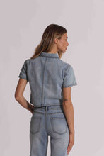 Carica l'immagine nel visualizzatore di Gallery, giacca cropped in jeans con pioggia di strass  - mimì  muà -  blu
