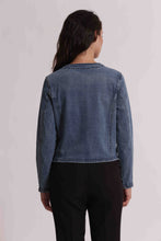 Carica l'immagine nel visualizzatore di Gallery, giacca cropped in jeans con applicazioni floreali  - mimì  muà -  blu

