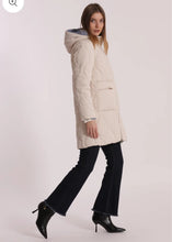 Carica l&#39;immagine nel visualizzatore di Gallery, piumino lungo con trama a rombi - mimì muà - panna
