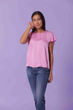 Carica l&#39;immagine nel visualizzatore di Gallery, blusa tinta unita con maniche volant - mimì muà - rosa - 1480
