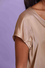 Carica l&#39;immagine nel visualizzatore di Gallery, blusa tinta unita scollo a v - mimì muà - cammello - 1483
