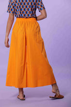 Carica l&#39;immagine nel visualizzatore di Gallery, pantalone cropped con elastico dietro - mimì muà - mandarino - 2497
