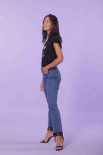 Carica l&#39;immagine nel visualizzatore di Gallery, jeans flare con frange - blu medio - mimì muà - 2513

